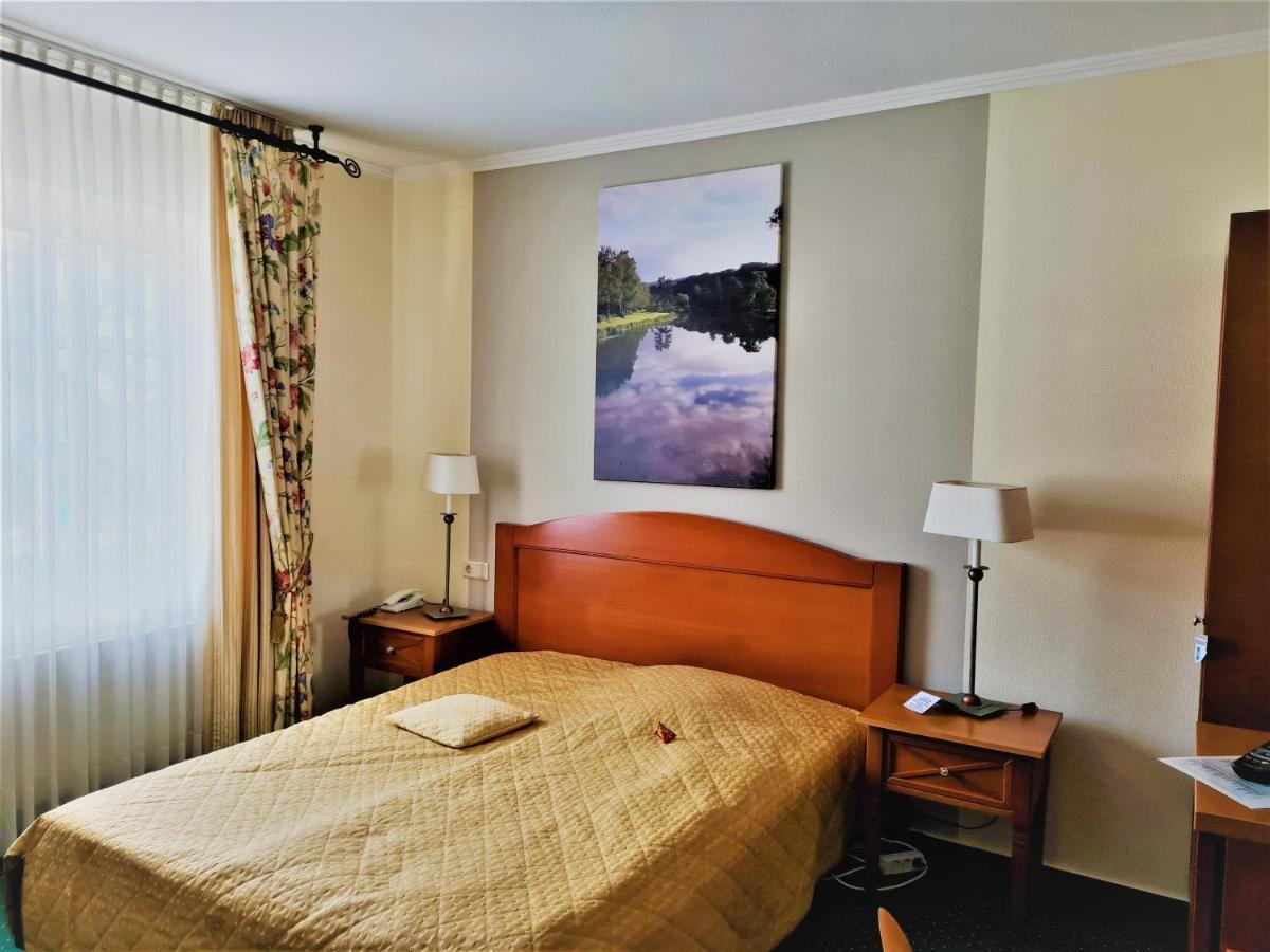 Hotel Zur Post Waldbreitbach ภายนอก รูปภาพ