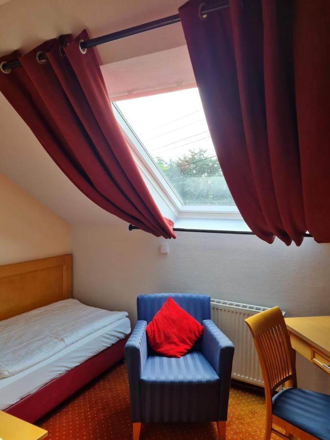 Hotel Zur Post Waldbreitbach ภายนอก รูปภาพ