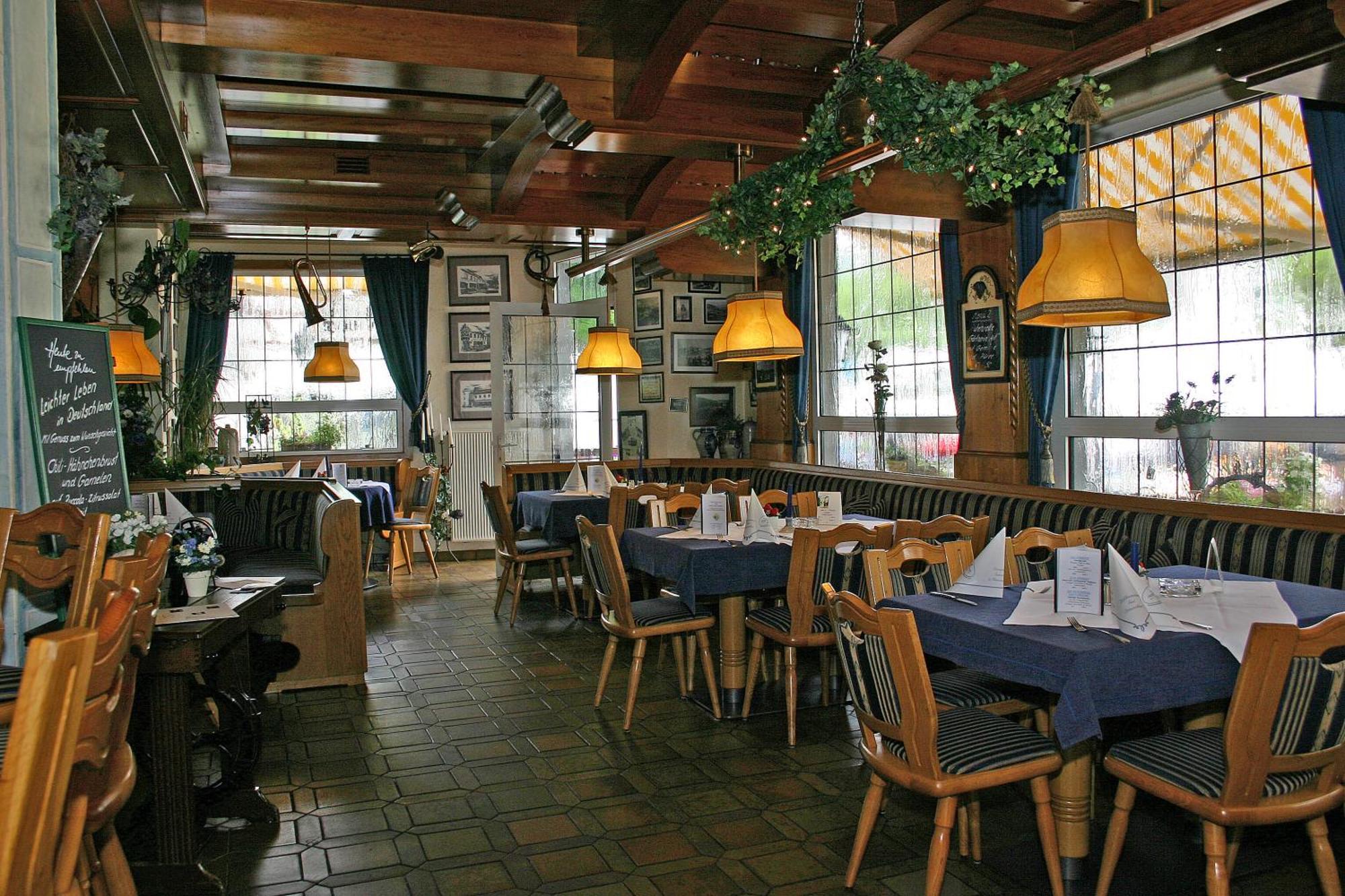 Hotel Zur Post Waldbreitbach ภายนอก รูปภาพ