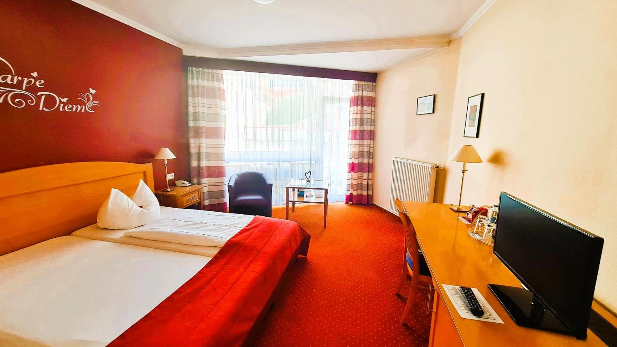 Hotel Zur Post Waldbreitbach ภายนอก รูปภาพ