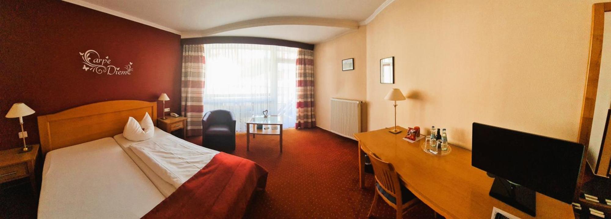 Hotel Zur Post Waldbreitbach ภายนอก รูปภาพ