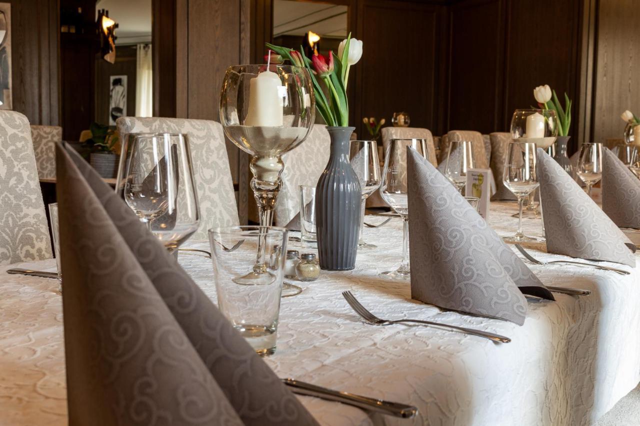 Hotel Zur Post Waldbreitbach ภายนอก รูปภาพ